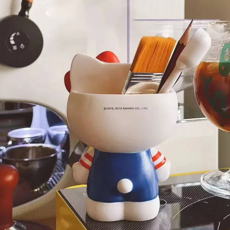Hello Kitty and friends pen holder